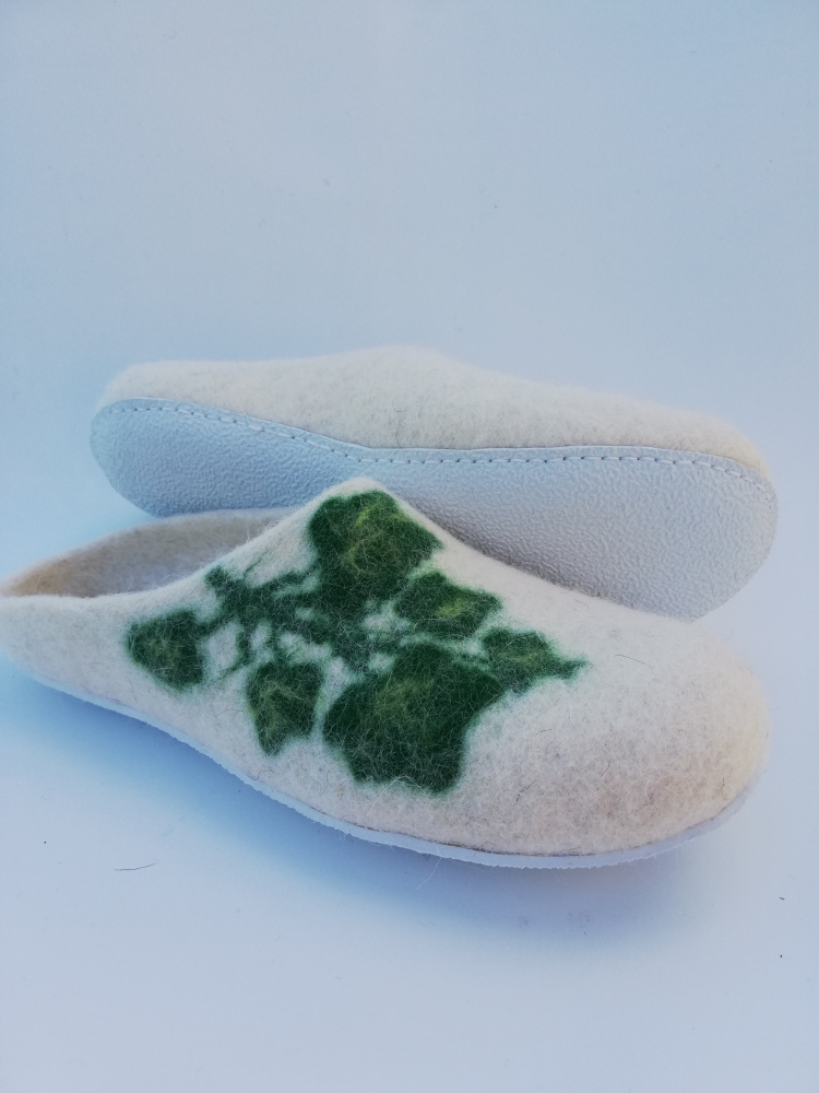 leaves on slippers picture no. 3