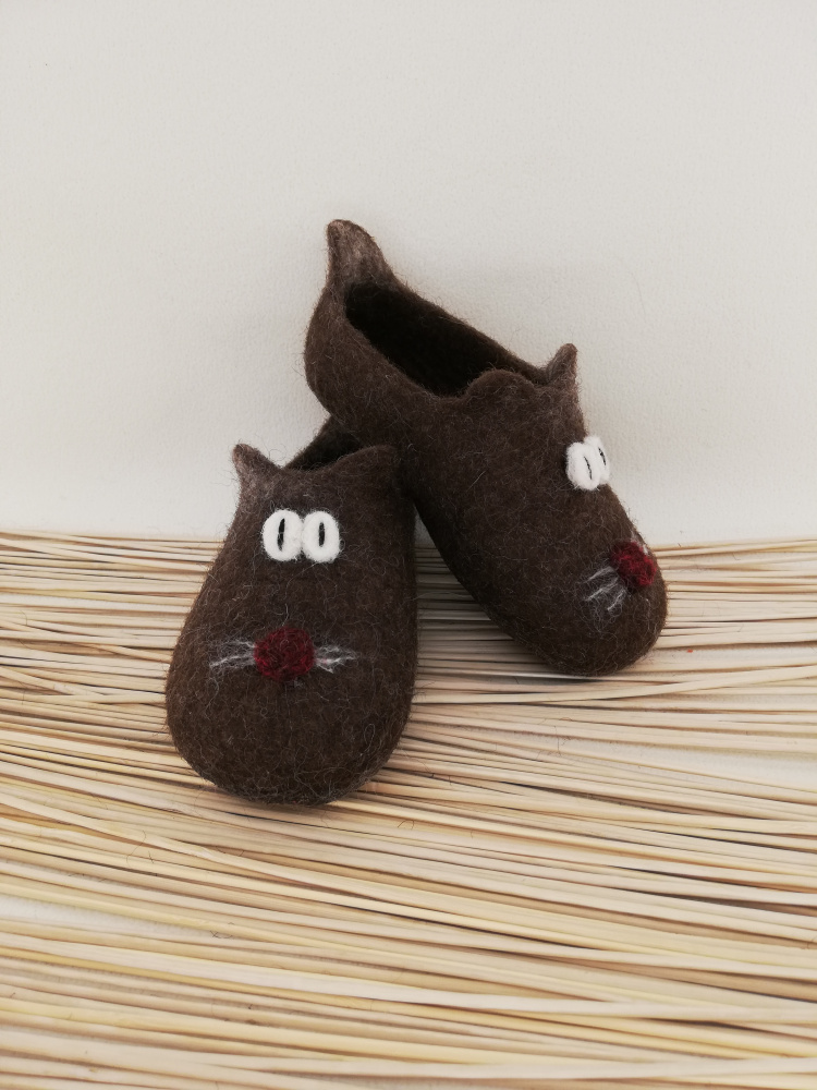 children's slippers