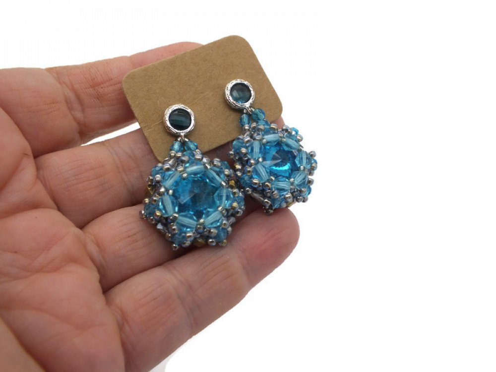 Beaded blue crystal earrings picture no. 3