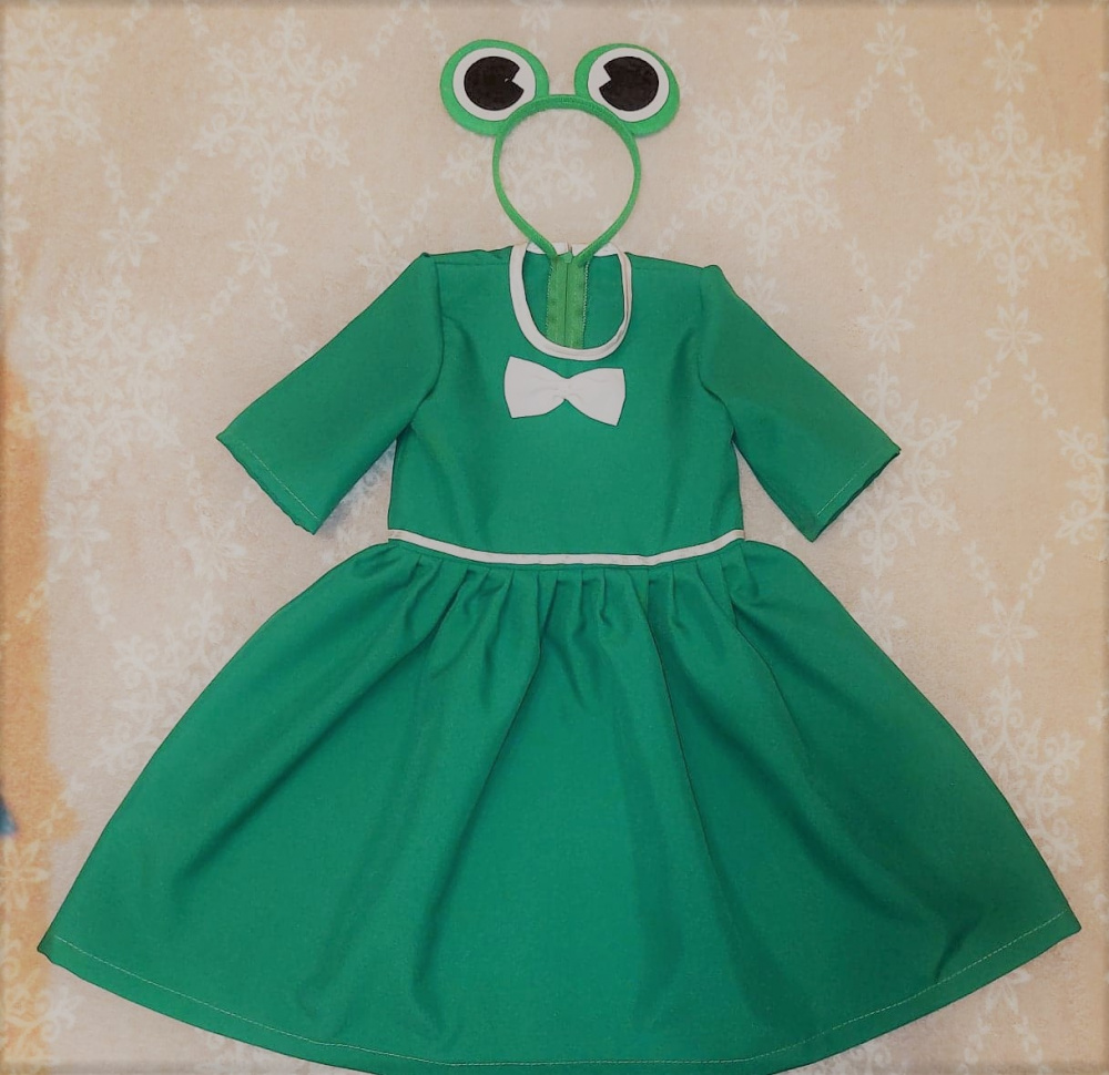 Frogs carnival costume for a girl