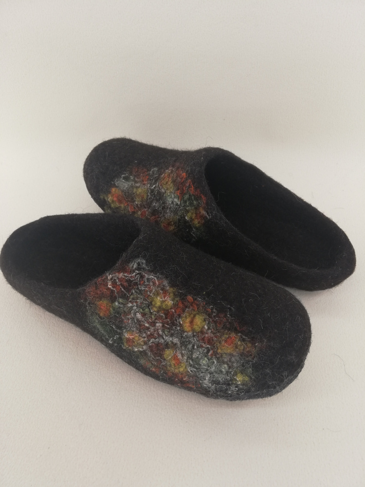 Black womens slippers picture no. 2