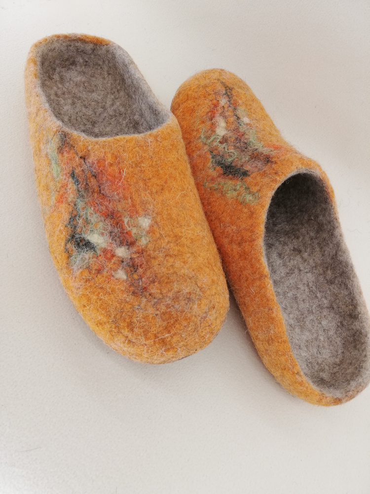 orange slippers1 picture no. 2