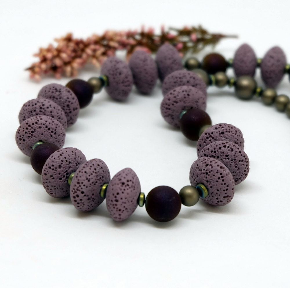 Lava and Swar. Pearl necklace