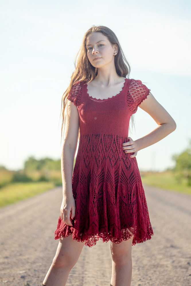 Bordo suknelė