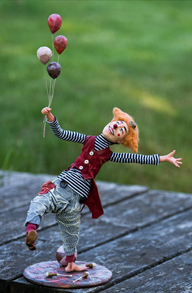 Interior doll clown