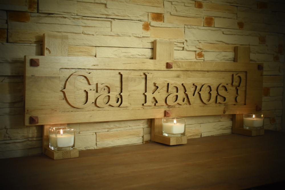 The signboard "Gal kavos?"