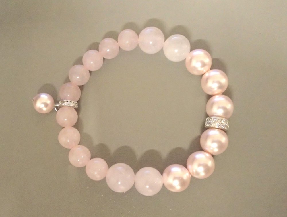 Pink Quartz and Swarovski pearl bracelet picture no. 2