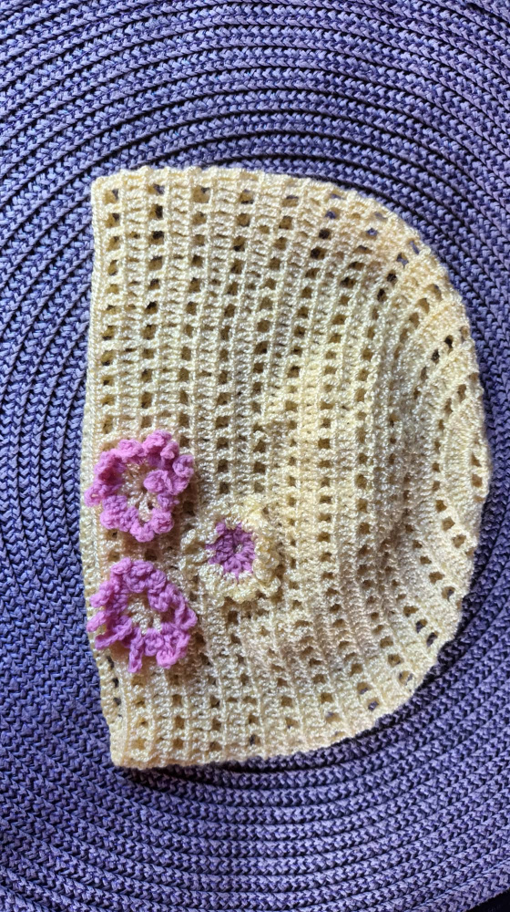 Crocheted summer hat for a 4-6 year old girl, handmade, single crochet.
