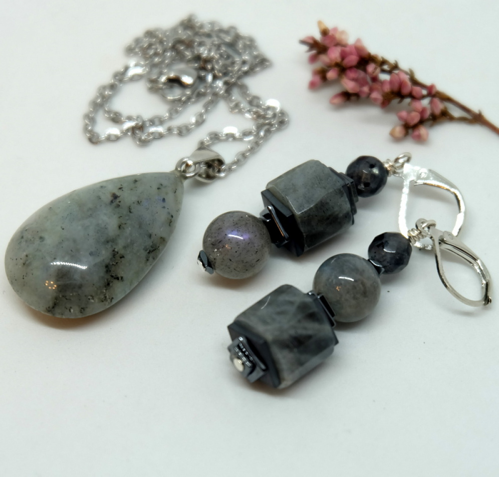 Labradorite set - pendant and earrings picture no. 2