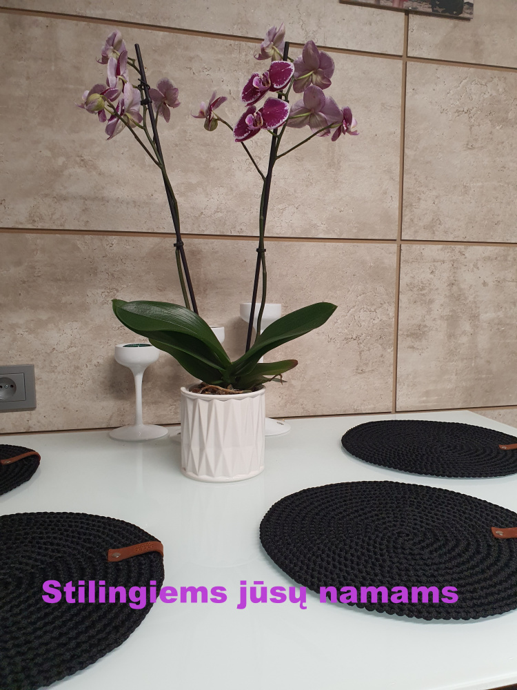 Nerti stalo padėkliukai  Juodi