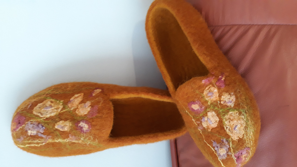 Very nice womens slippers