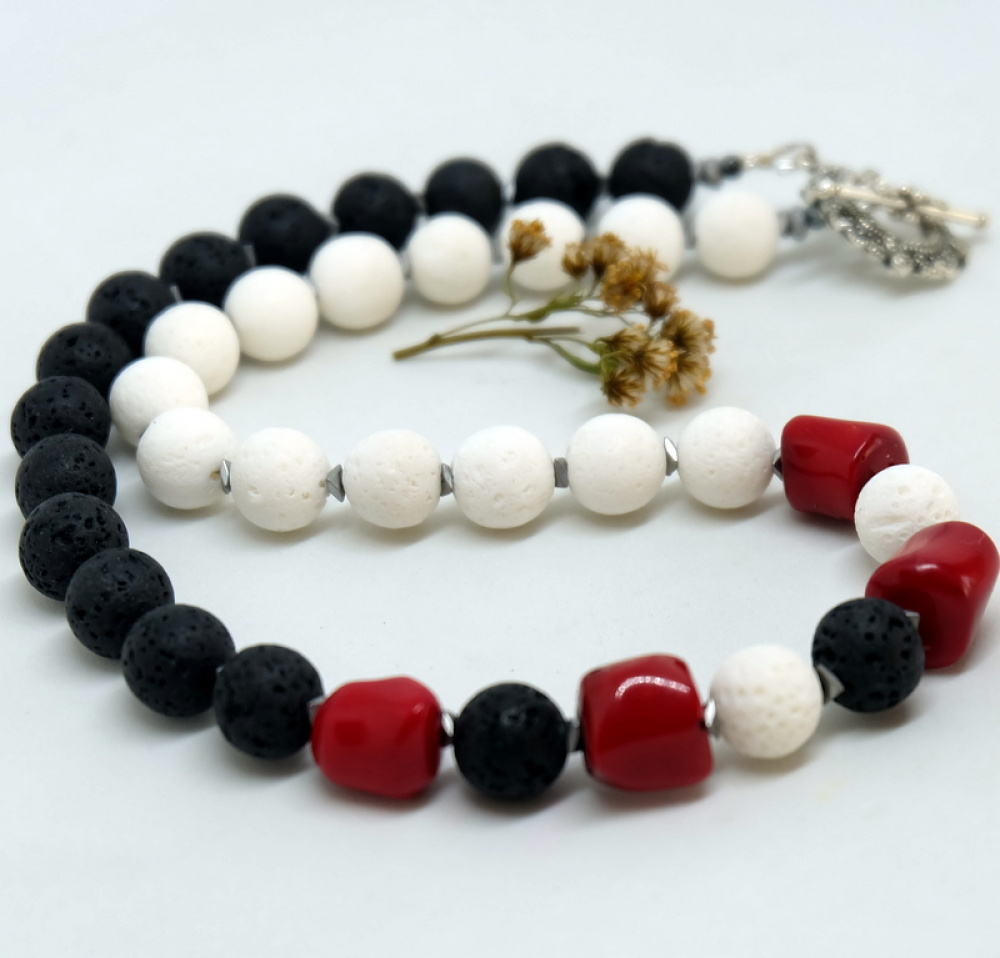 Lava, coral, hematite...length about 44.5 cm...