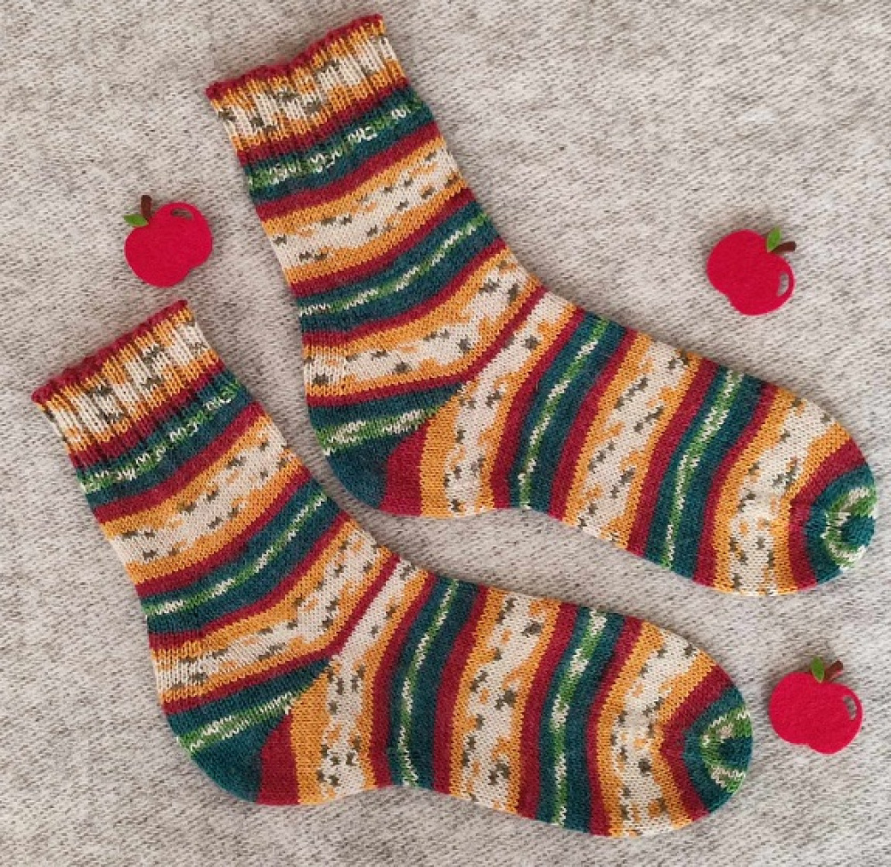 Handmade knitted woolen pattern socks