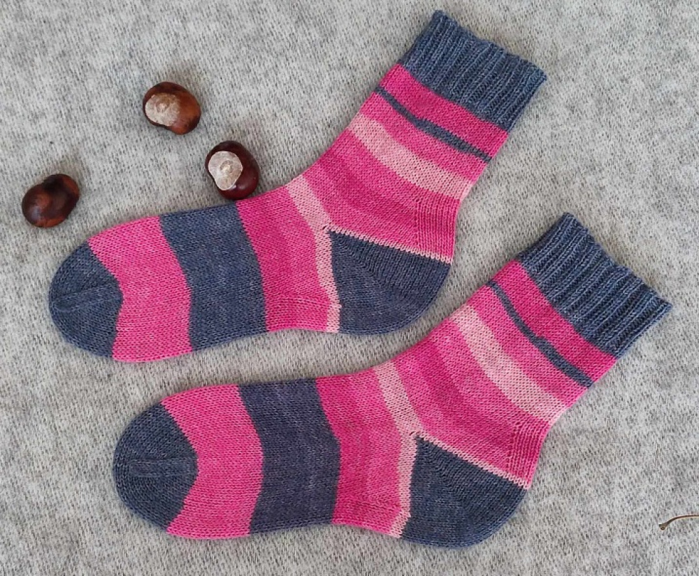Handmade knitted woolen pattern socks