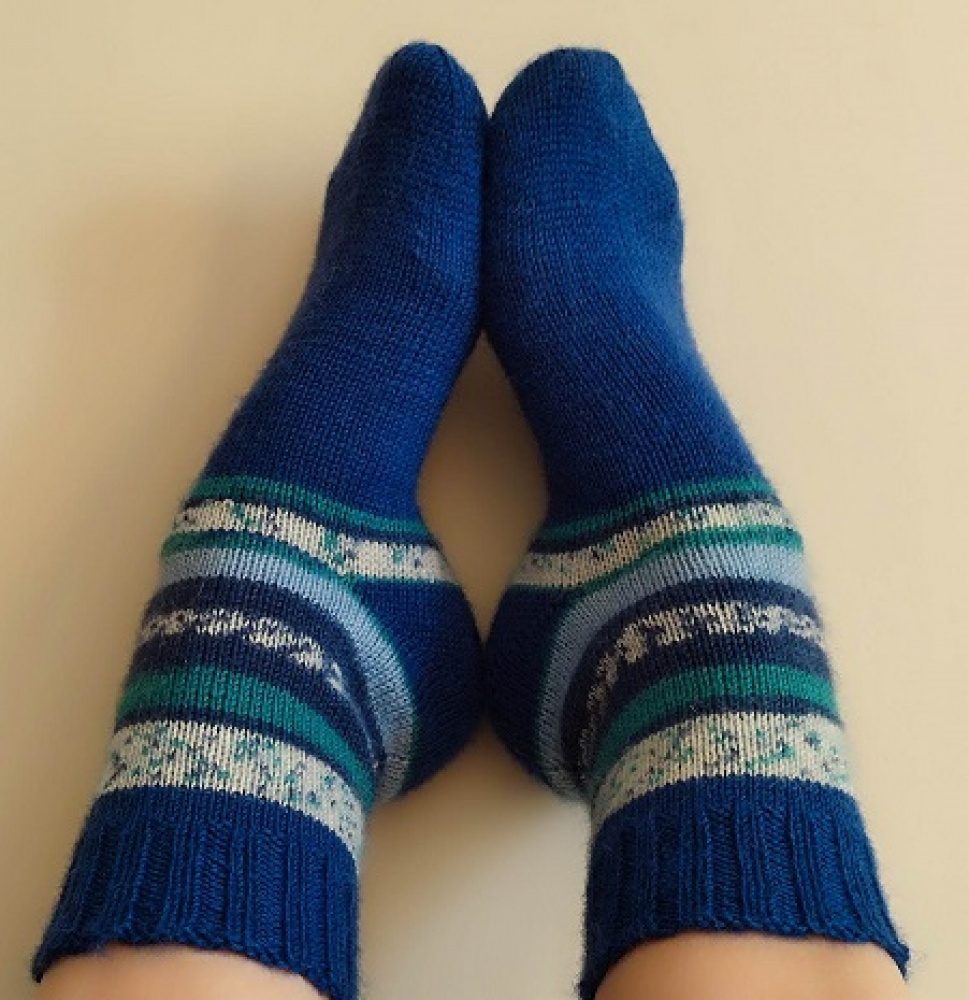 Handmade knitted woolen pattern socks