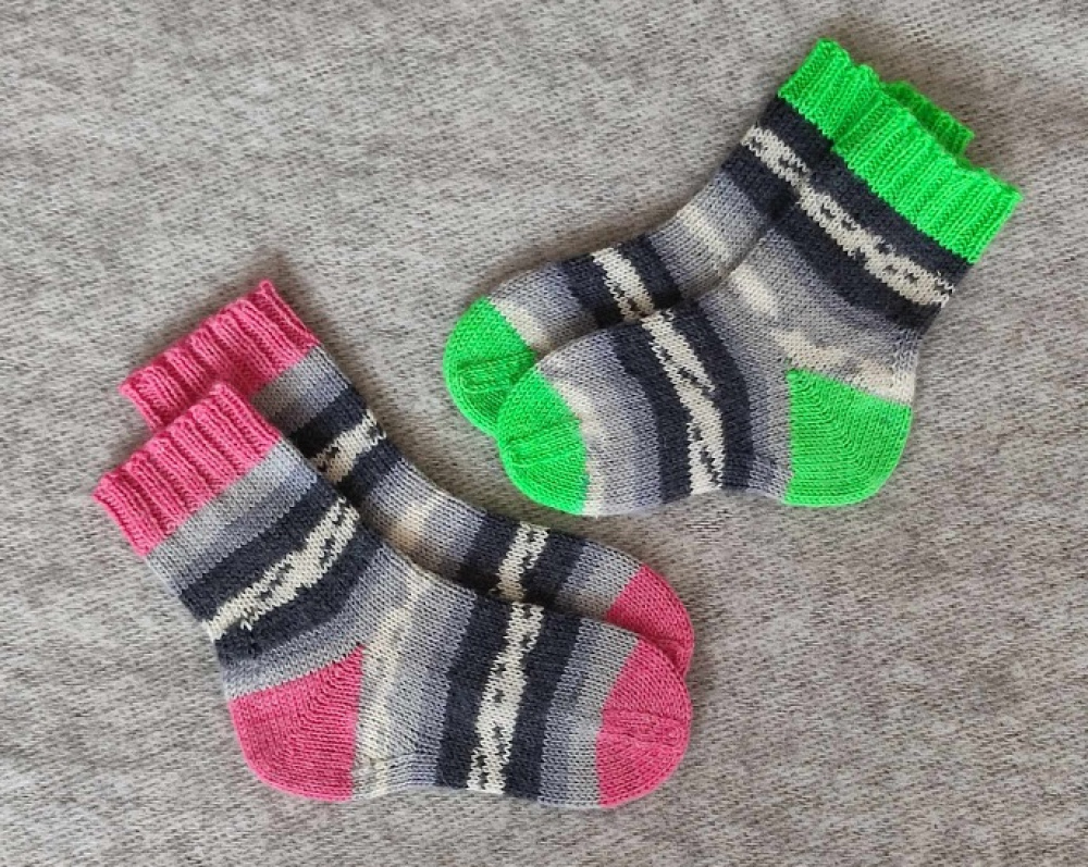 Handmade knitted woolen pattern socks