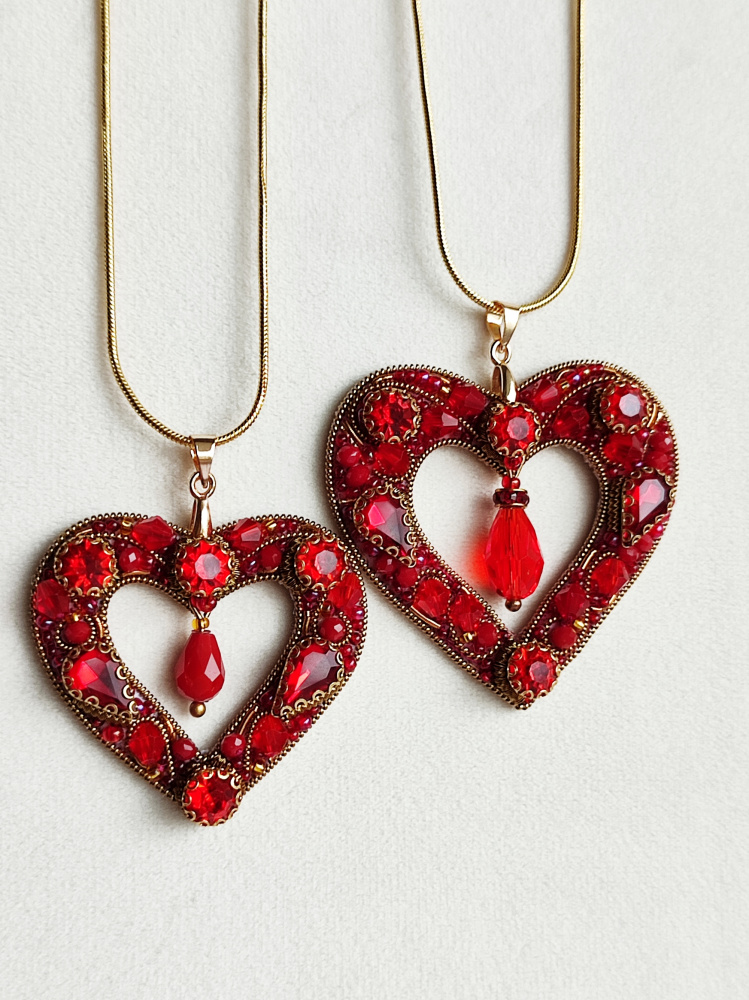 Red heart pendant necklace. picture no. 3