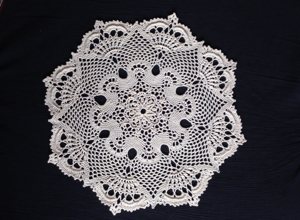 Crochet Doily Ø 31 cm picture no. 2