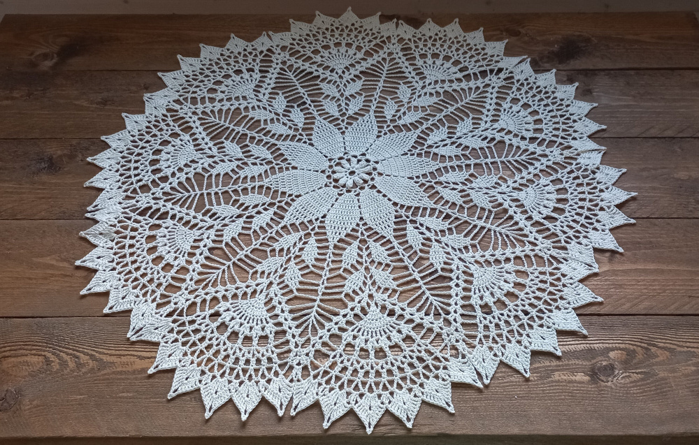 Crochet Doily Ø 50 cm picture no. 2