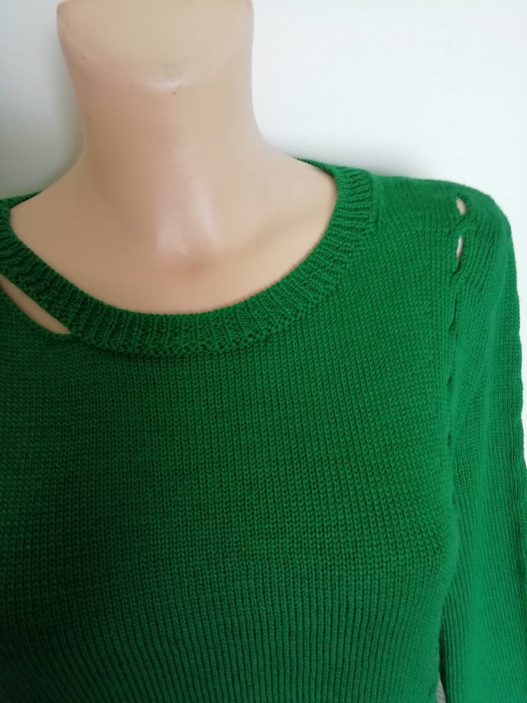 Green green sweater