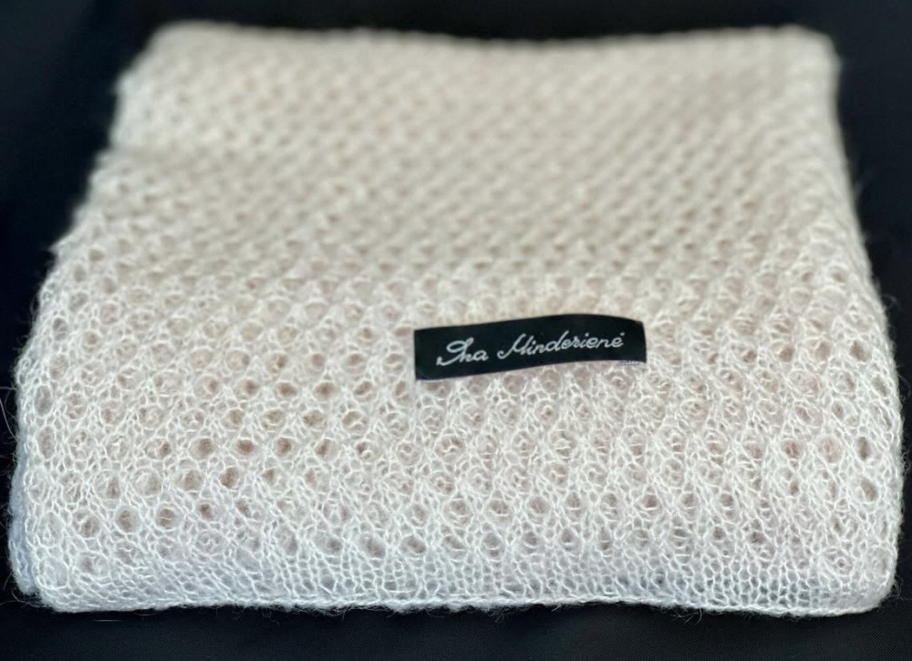 Scarf knitted