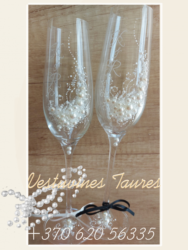 Taures jauniesiems vestuvines