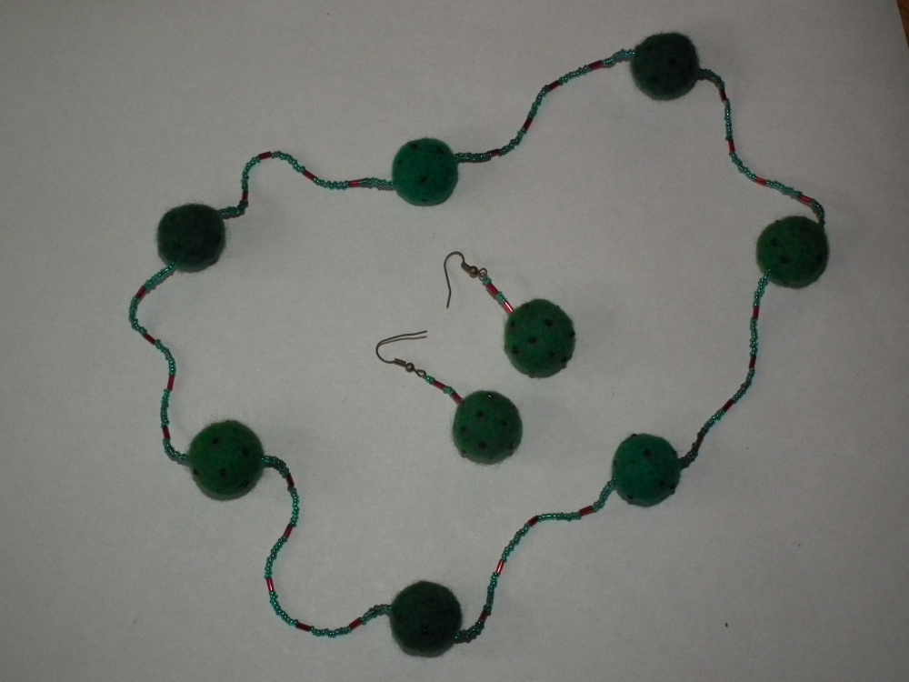 Green set for woman and girl