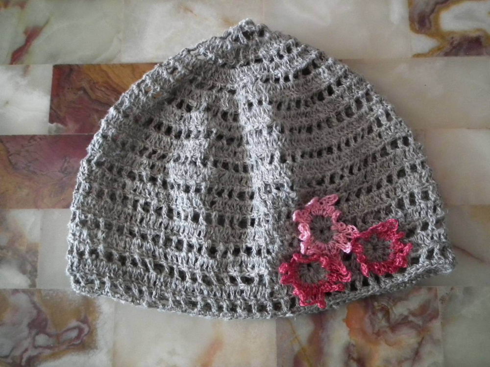 Linen hat for a 4-8 year old child