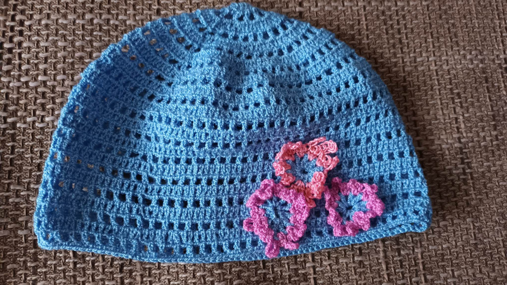 Blue hat for a 4-8 year old child
