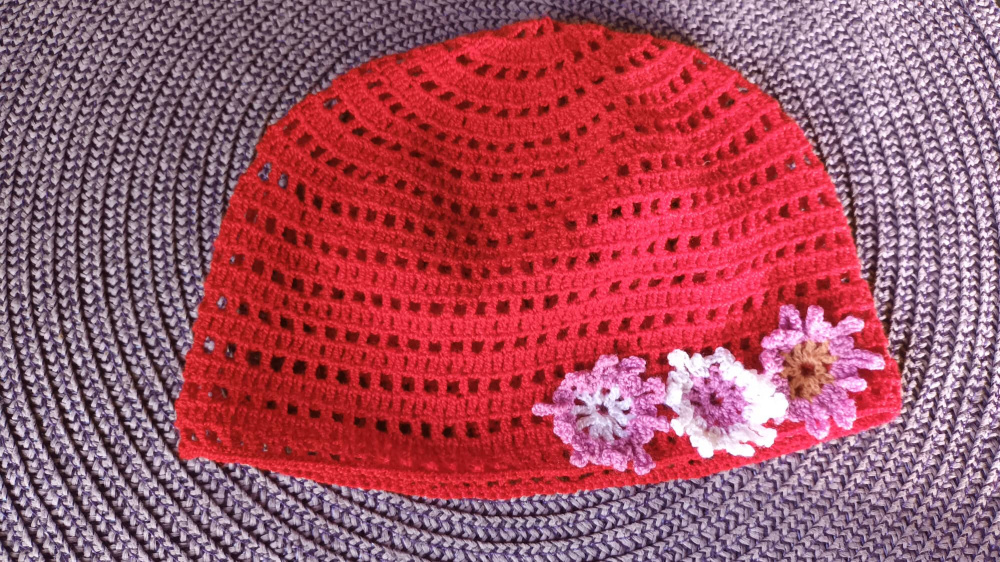 Red hat for a 4-8 year old child