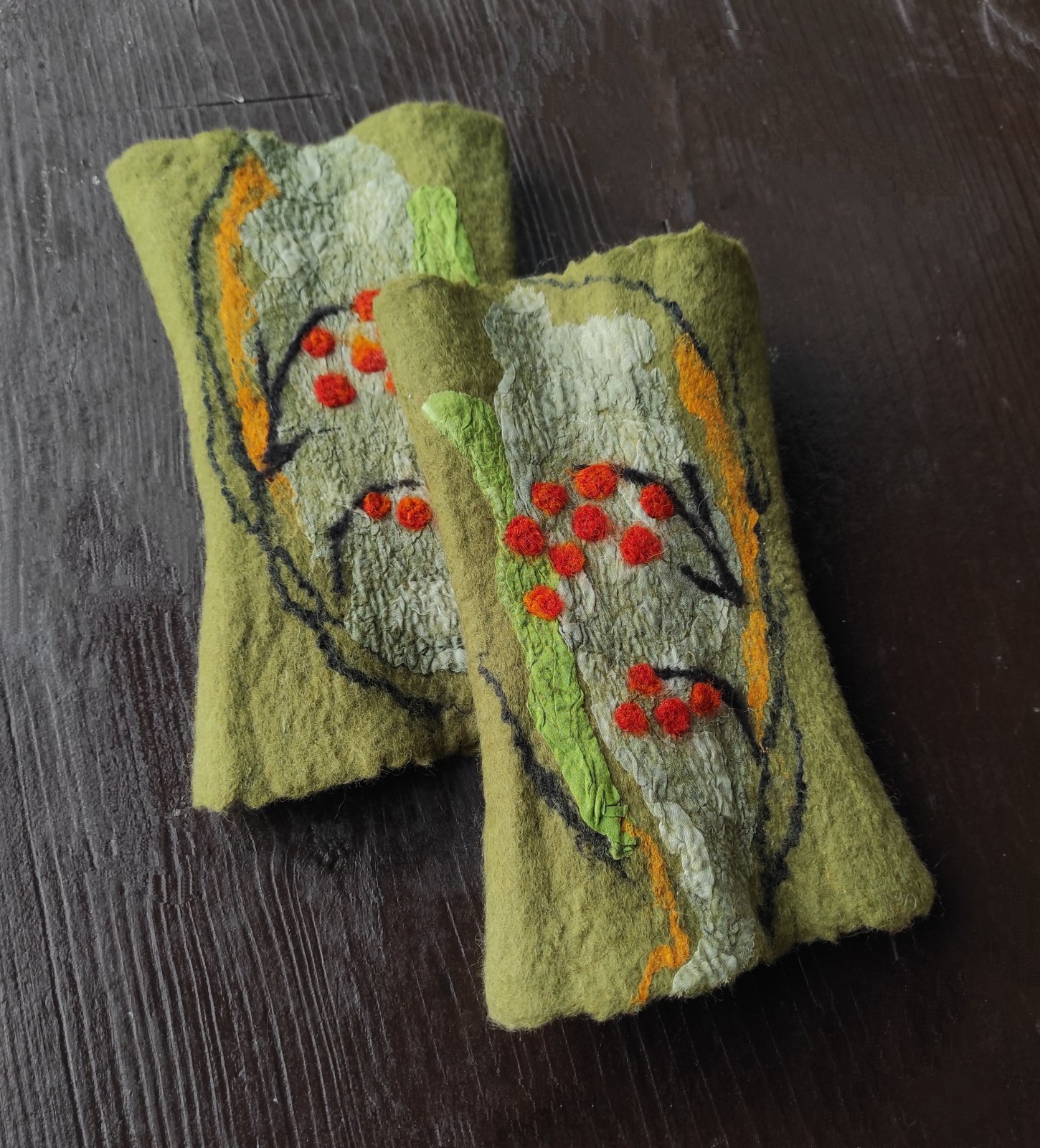 Felt wrist warmers “Autumn Rowan Berries”
