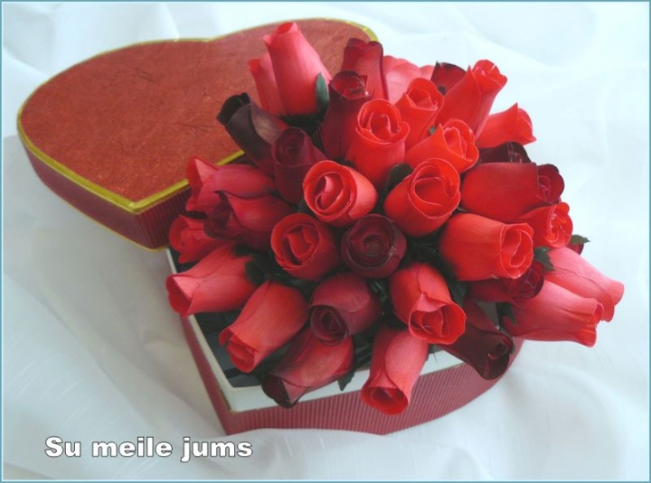 Wooden rose (from birch fibers)