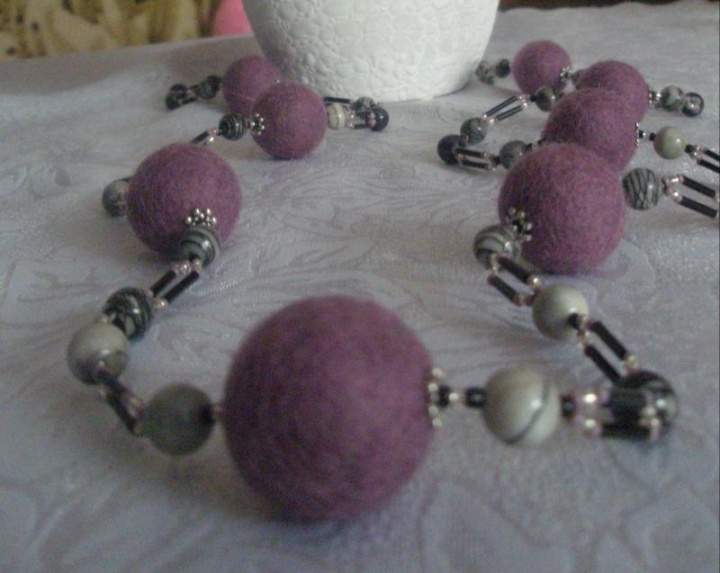 Striped purple necklace with jasper