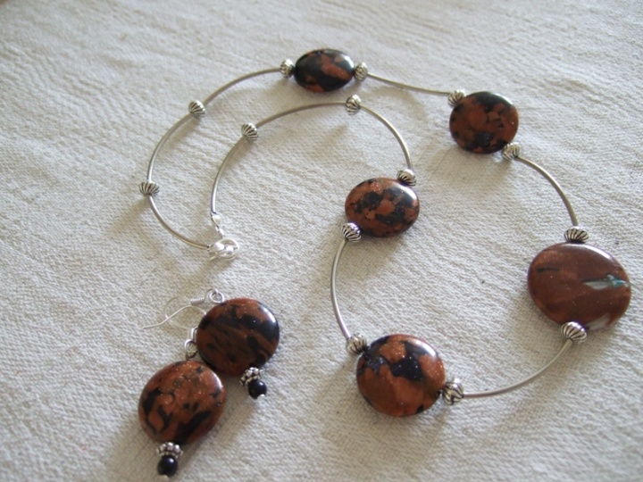 Necklace earrings