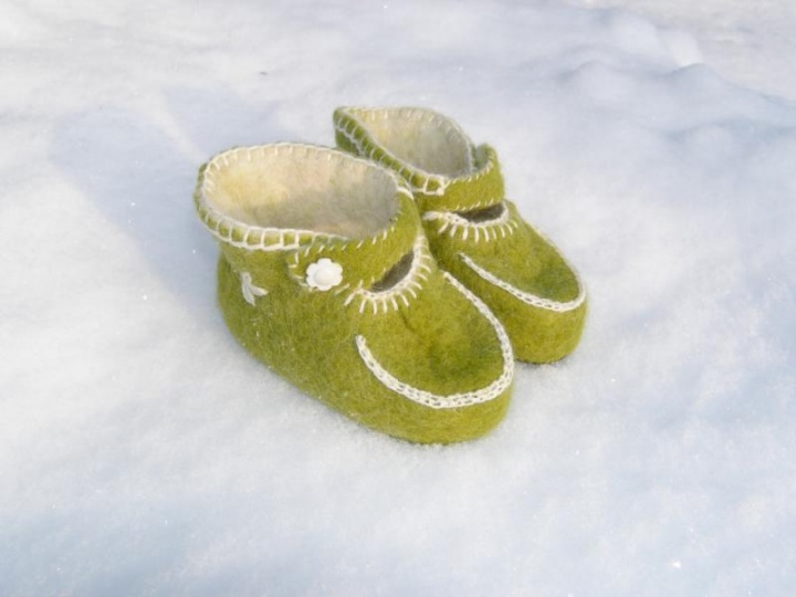 Green baby shoes