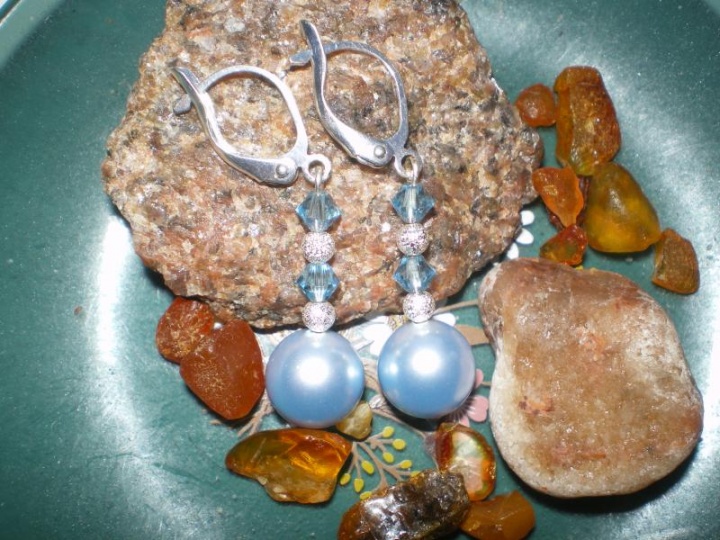 Among the pearls and crystal sw