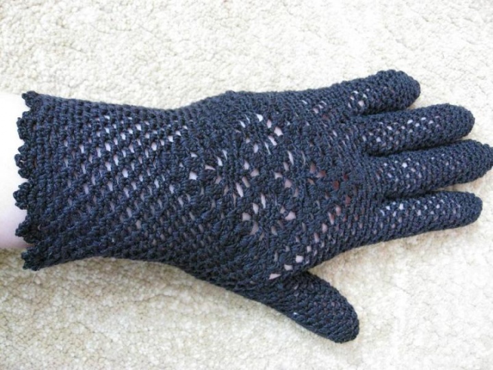 Black gloves