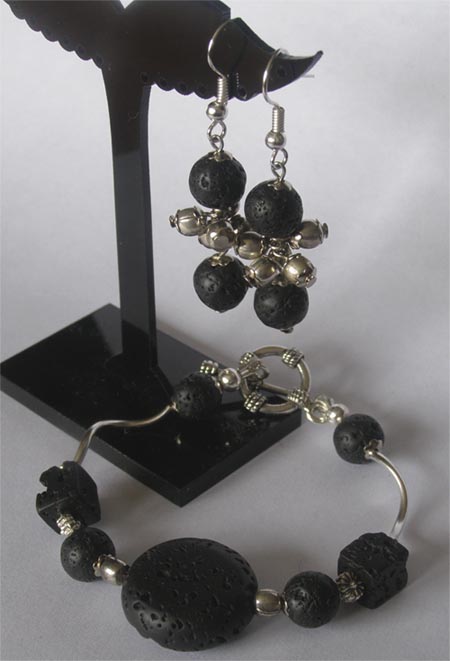 Earrings with bracelet
