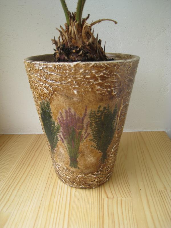 Decorated flower pot