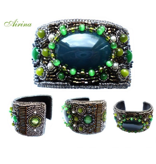 Green onyx eyes
