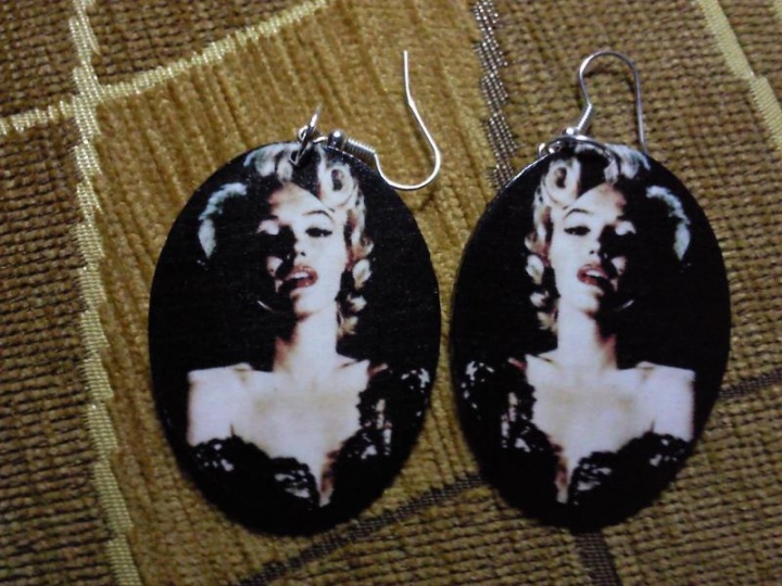 Earrings " Marilyn Monroe "