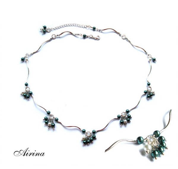 Green pearl necklace
