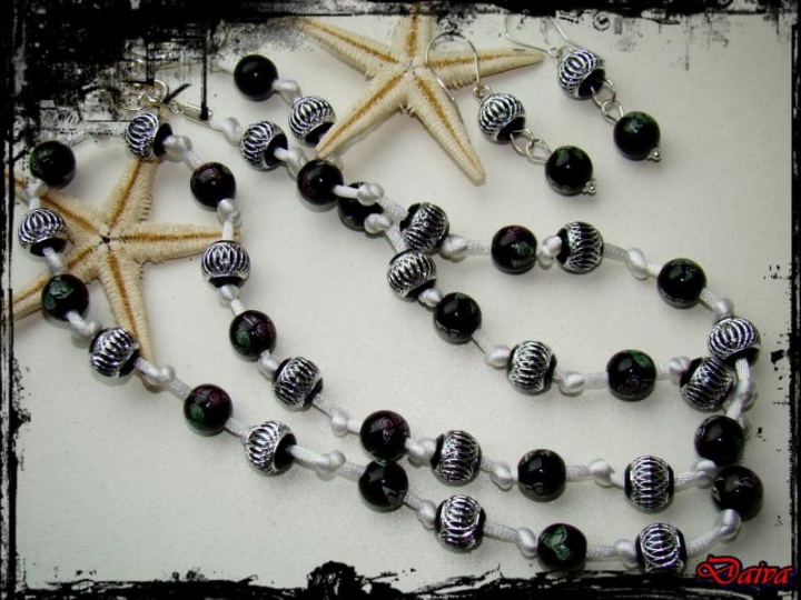 A set of porcelain beads