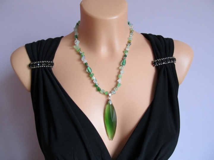 zalias glass pendant necklace