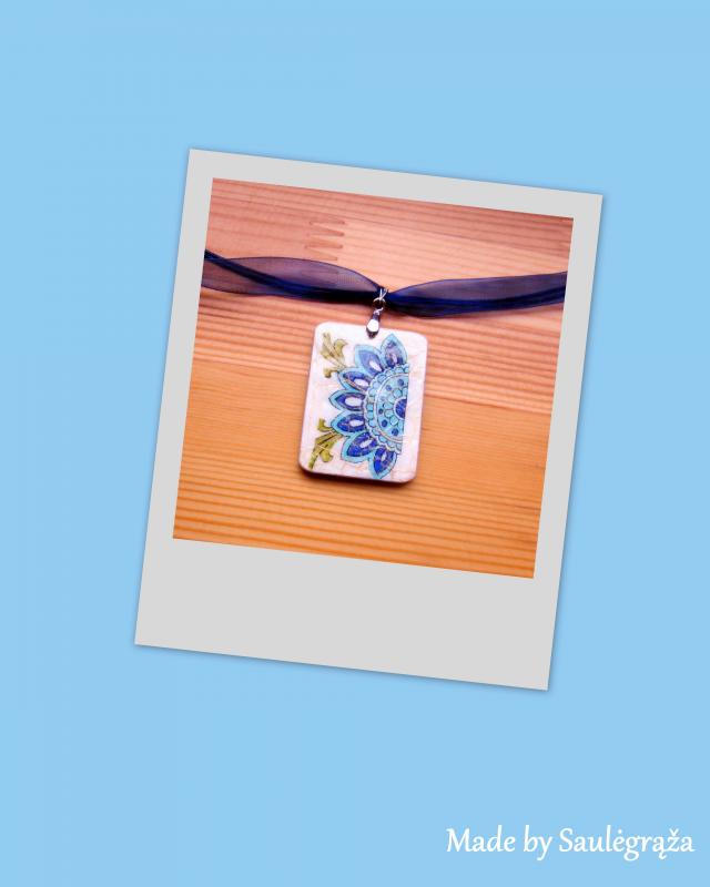 Pendants " Blue daisy "