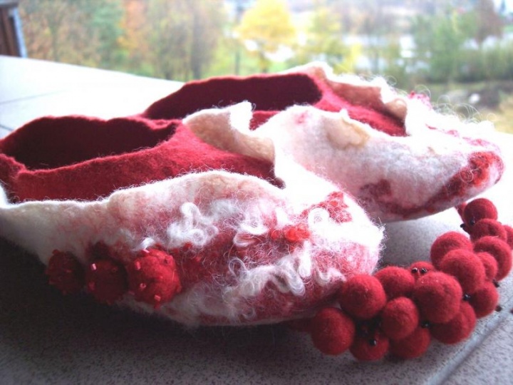 Rowan berries in the snow ...