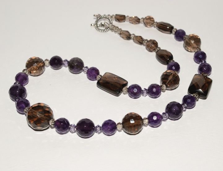 Necklace with amethyst and smoky quartz