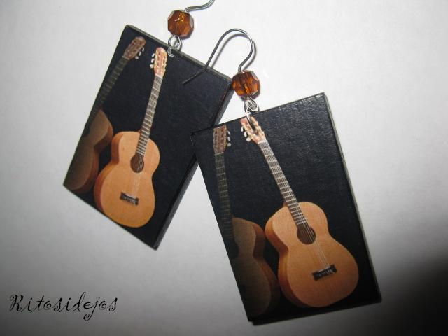 Gitaros_dekupažo auskarai