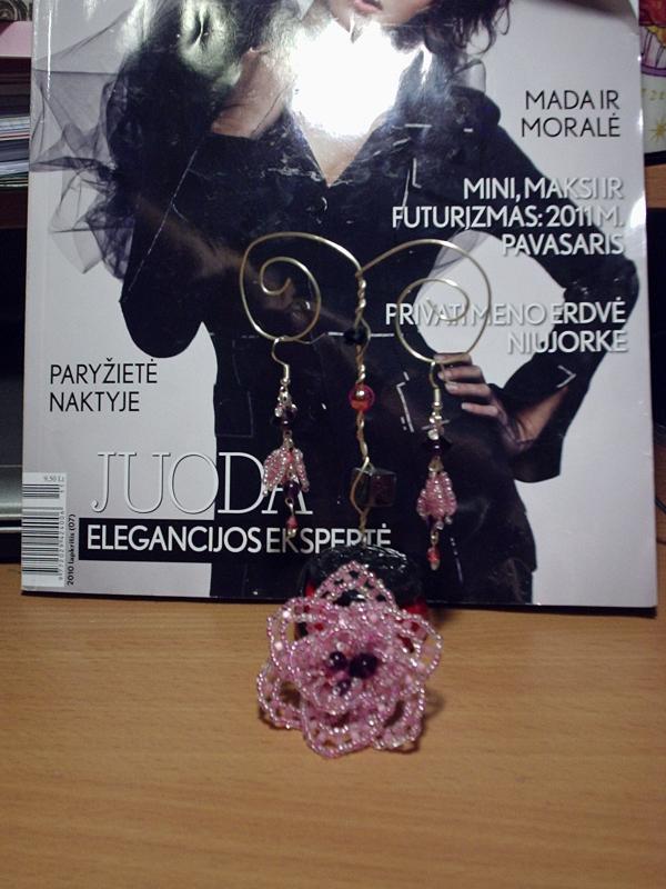 Ring and auskariukai