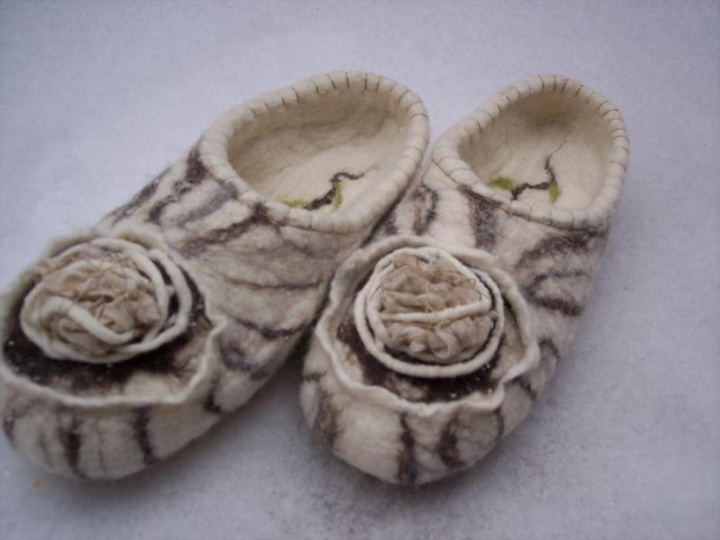 Rose has set in the snow .... picture no. 3